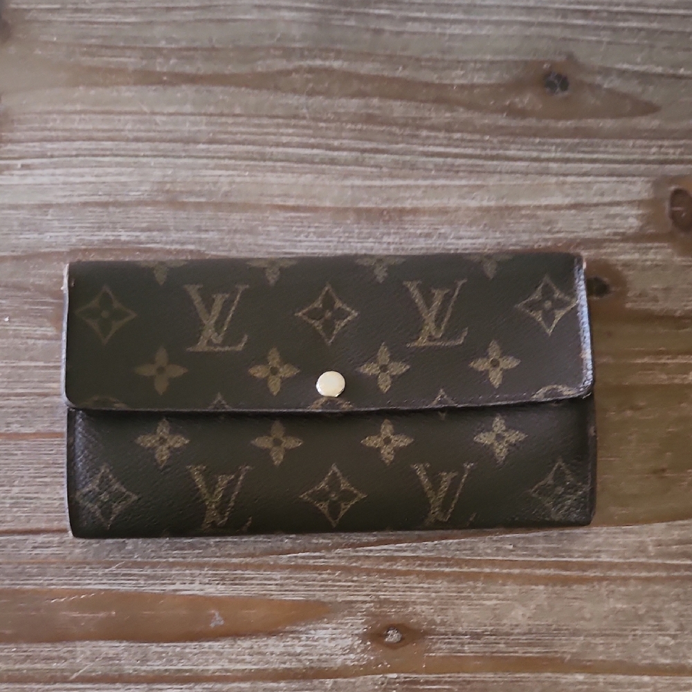 Louis Vuitton Sarah Monogram Wallet